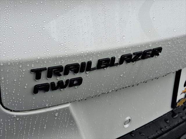 new 2025 Chevrolet TrailBlazer car, priced at $32,120