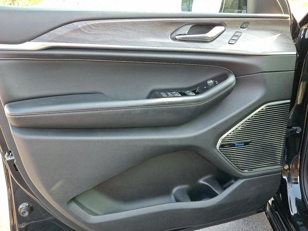used 2021 Jeep Grand Cherokee L car, priced at $29,499