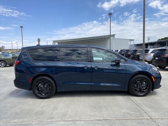 new 2023 Chrysler Pacifica Hybrid car, priced at $47,310