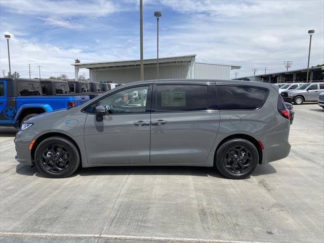 new 2023 Chrysler Pacifica Hybrid car, priced at $34,958