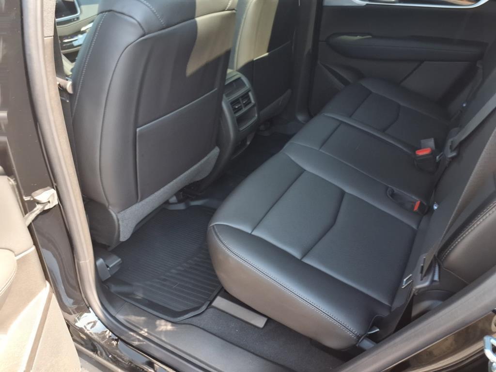 new 2025 Cadillac XT5 car, priced at $53,640