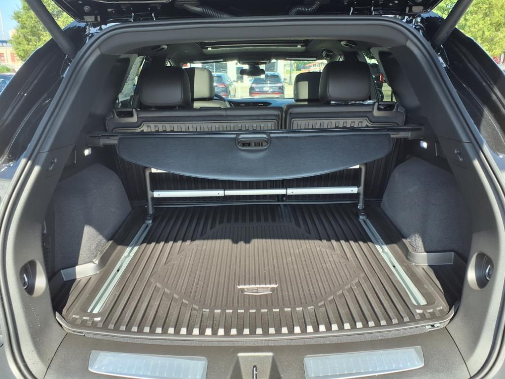 new 2025 Cadillac XT5 car, priced at $53,640