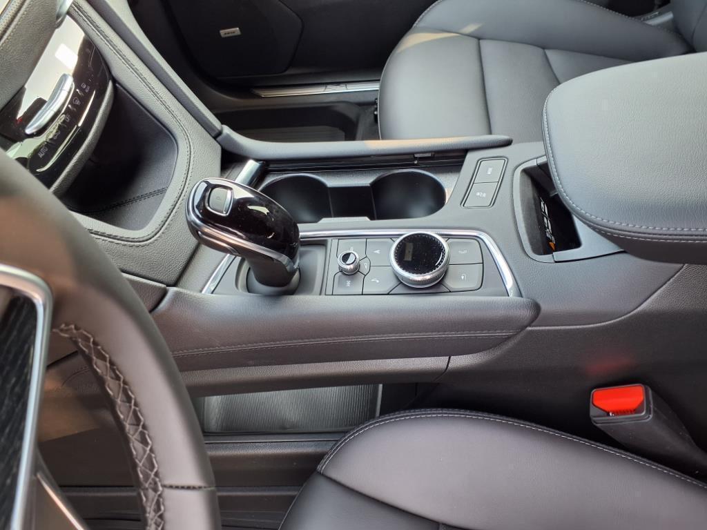 new 2025 Cadillac XT5 car, priced at $53,985