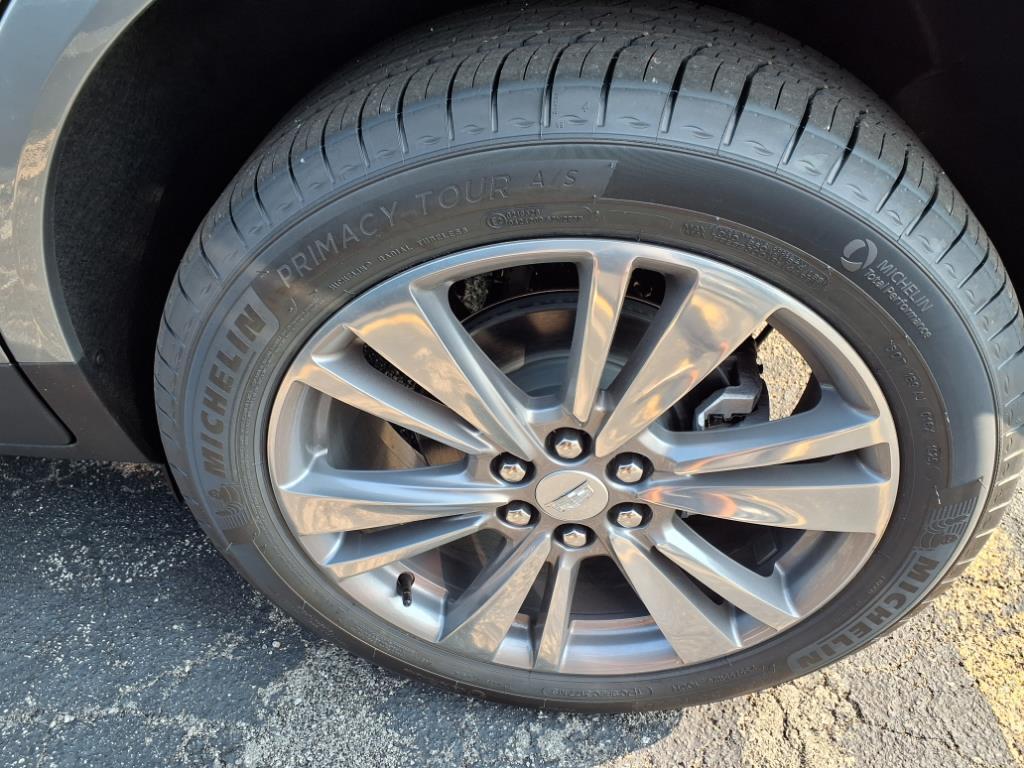 new 2025 Cadillac XT5 car, priced at $53,985