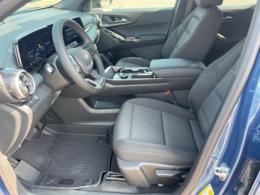 new 2026 Chevrolet Equinox car, priced at $30,004