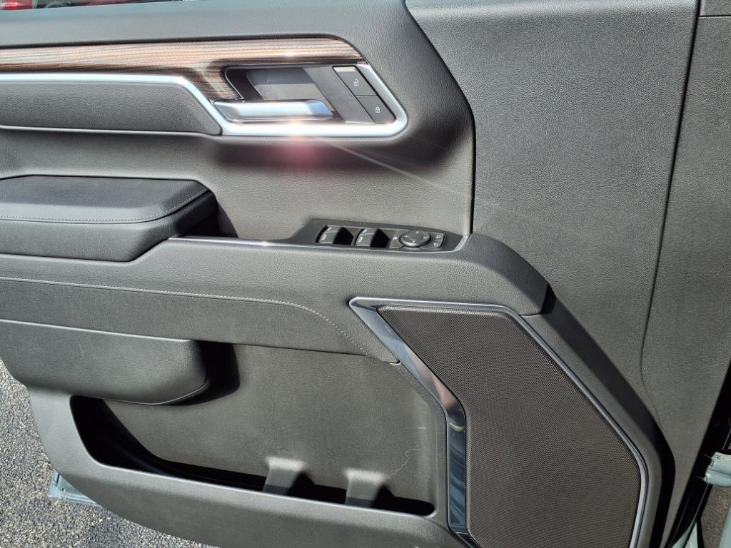 new 2025 Chevrolet Silverado 1500 car, priced at $47,056