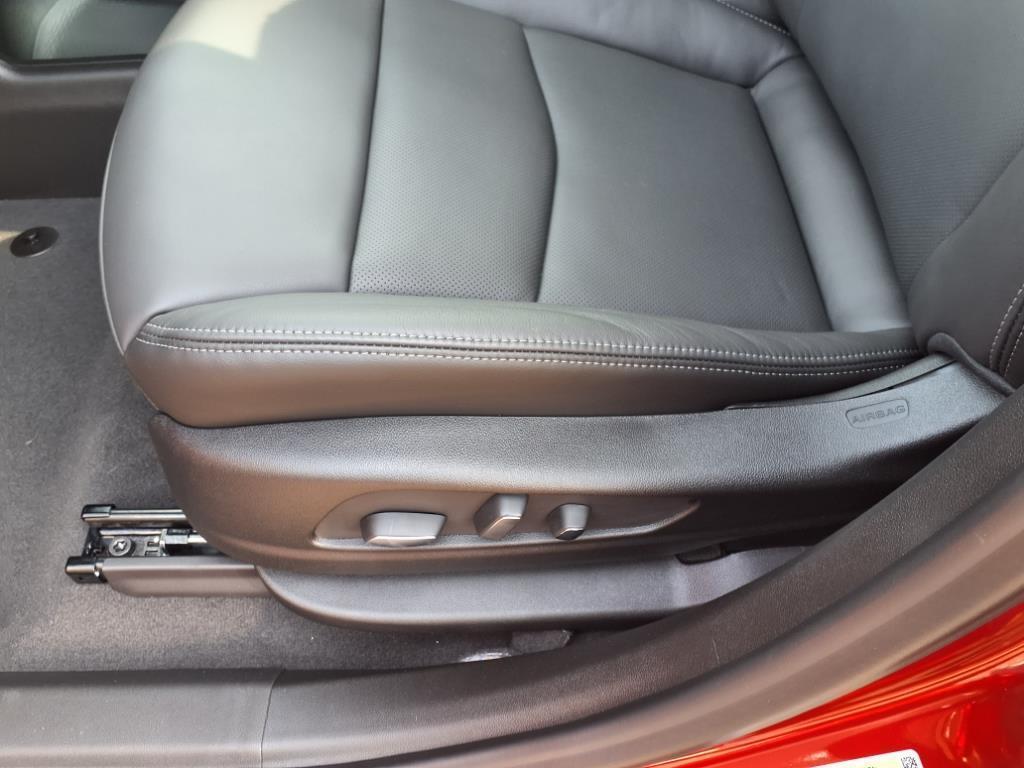 new 2025 Cadillac XT6 car, priced at $62,680