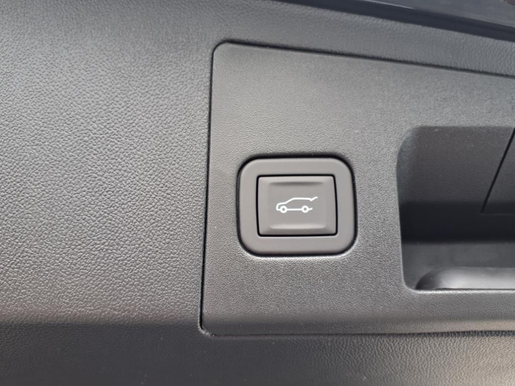 new 2025 Cadillac XT5 car, priced at $64,480