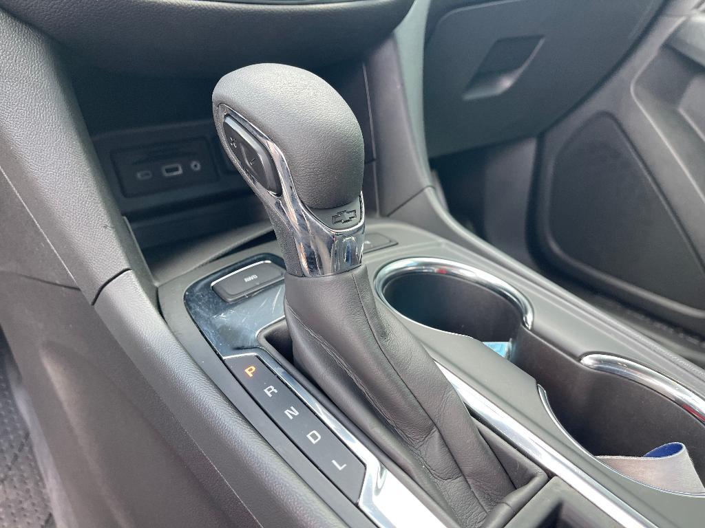 used 2022 Chevrolet Equinox car, priced at $21,900