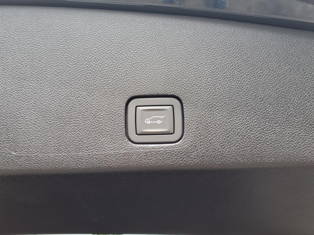 new 2025 Cadillac XT6 car, priced at $58,765