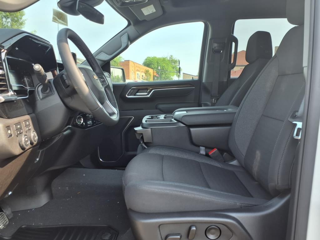 new 2025 Chevrolet Silverado 1500 car, priced at $46,711