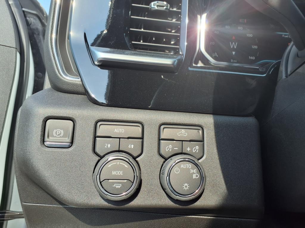 new 2025 Chevrolet Silverado 1500 car, priced at $46,711