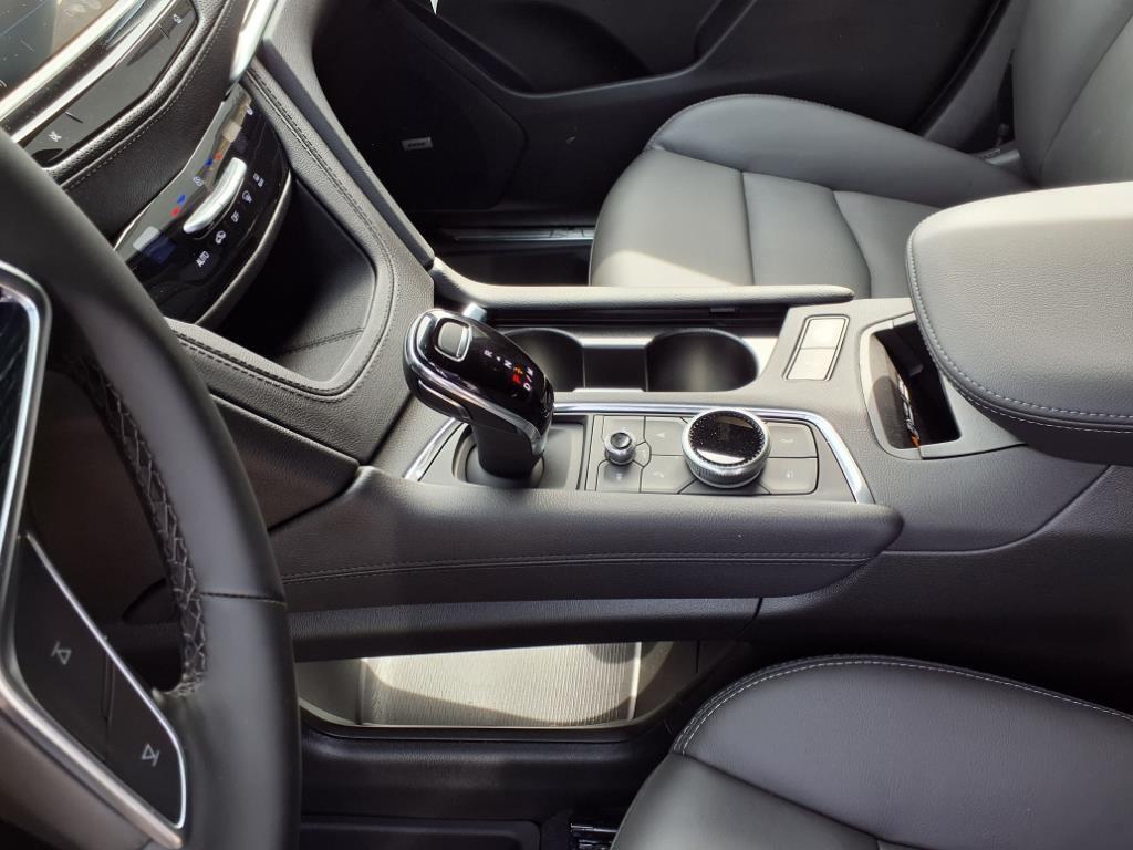 new 2025 Cadillac XT5 car, priced at $54,210