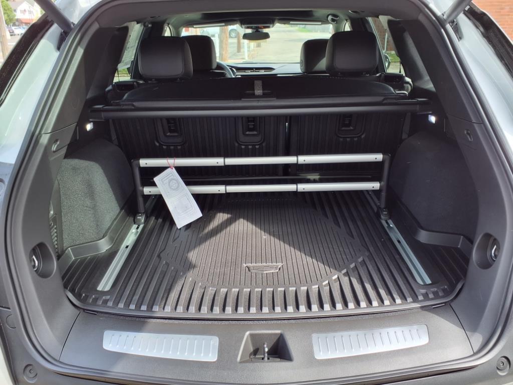 new 2025 Cadillac XT5 car, priced at $54,210