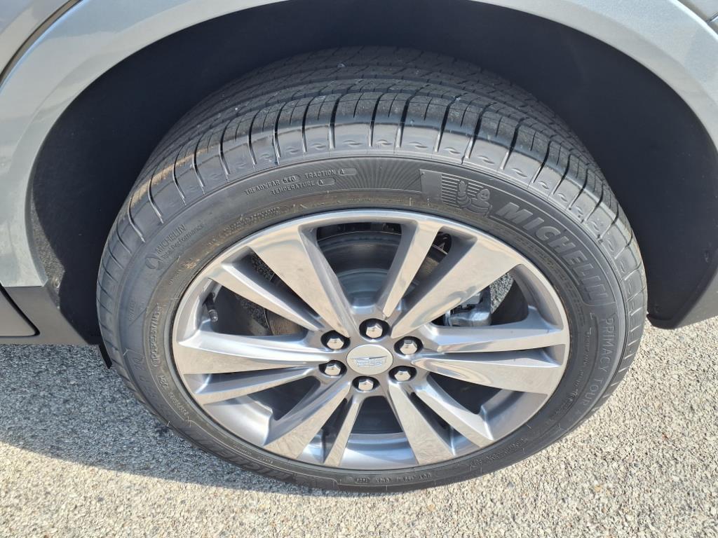 new 2025 Cadillac XT5 car, priced at $50,985
