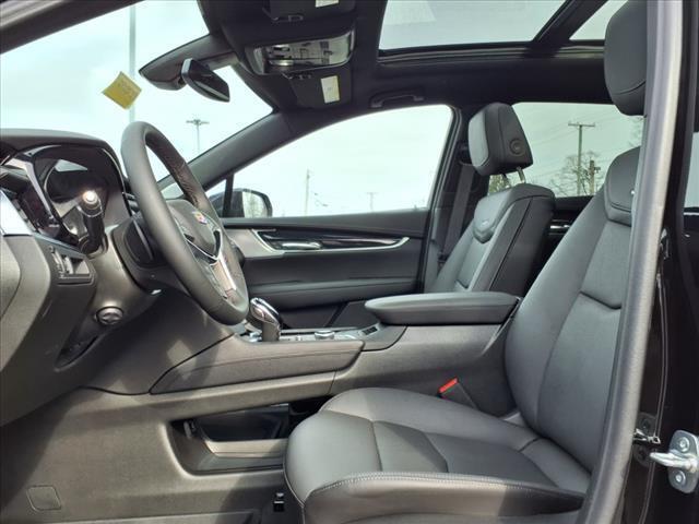 new 2025 Cadillac XT5 car, priced at $55,710