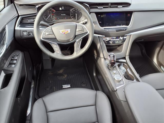 new 2025 Cadillac XT5 car, priced at $55,710