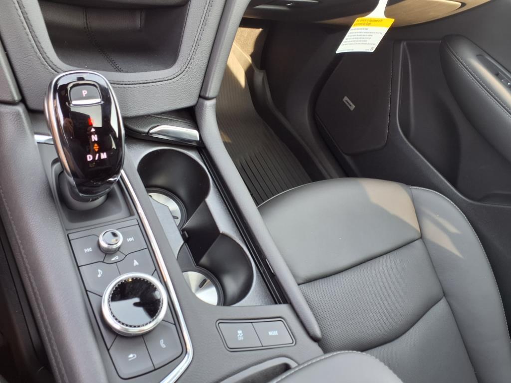 new 2025 Cadillac XT6 car, priced at $58,155