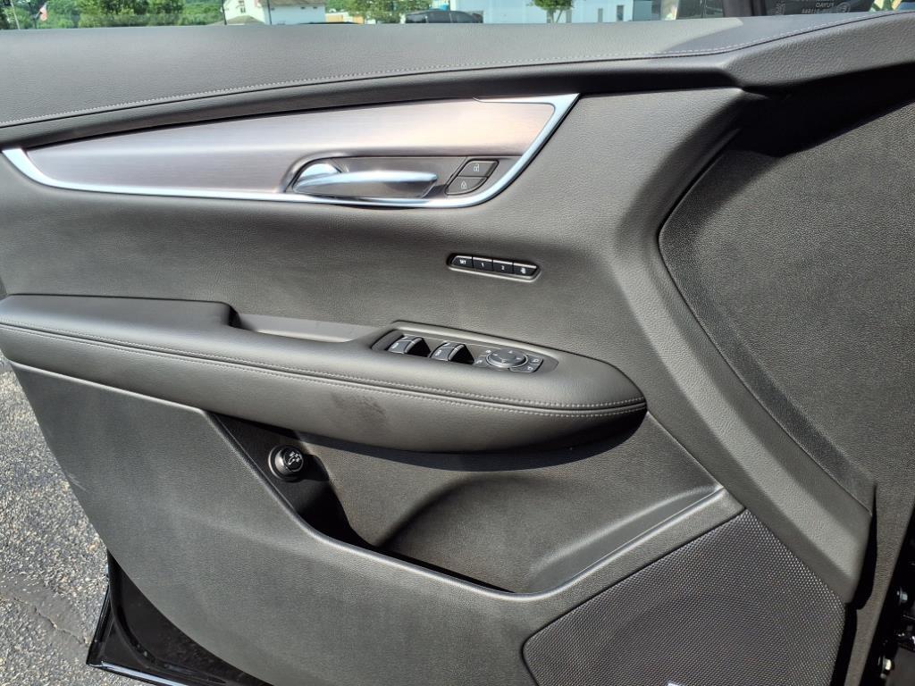 new 2025 Cadillac XT6 car, priced at $51,890