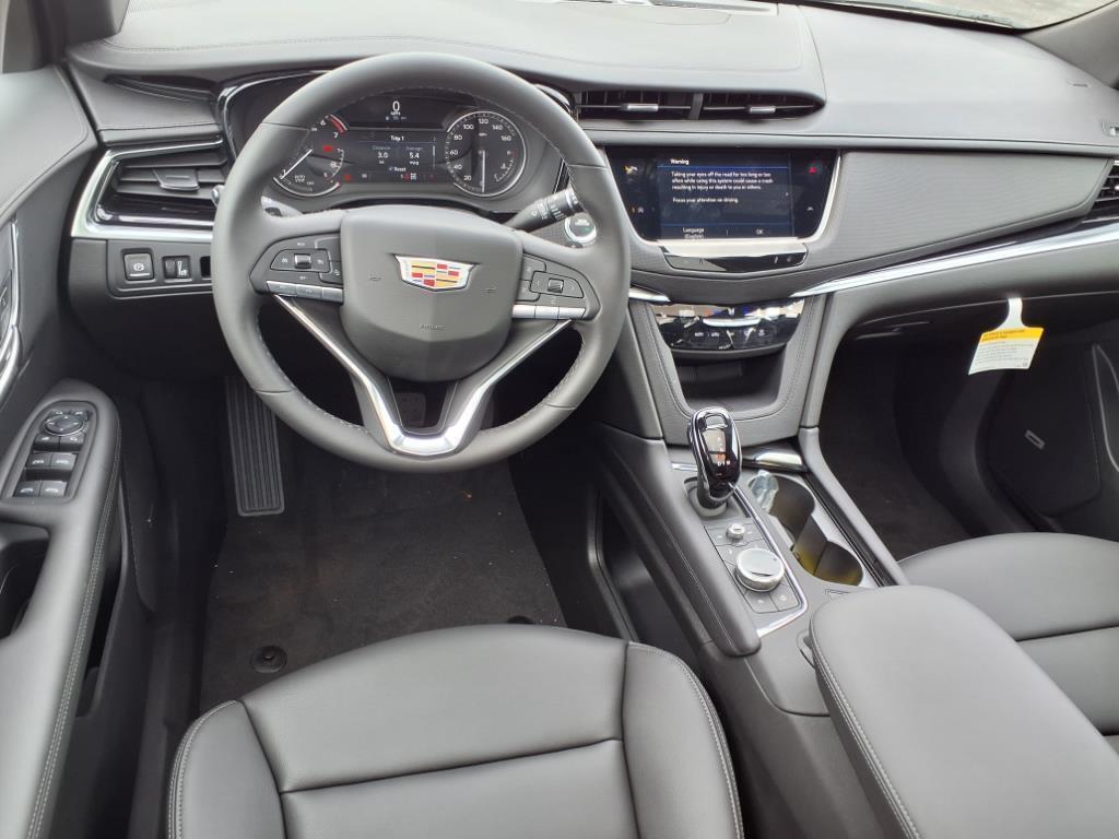 new 2025 Cadillac XT6 car, priced at $51,315