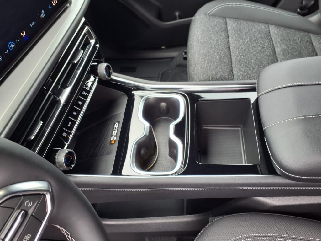 new 2025 Chevrolet Traverse car, priced at $41,159