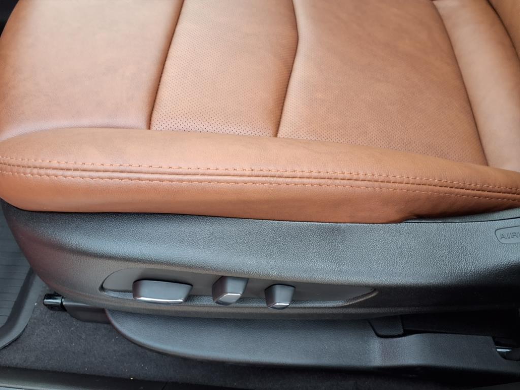 new 2025 Cadillac XT5 car, priced at $56,555