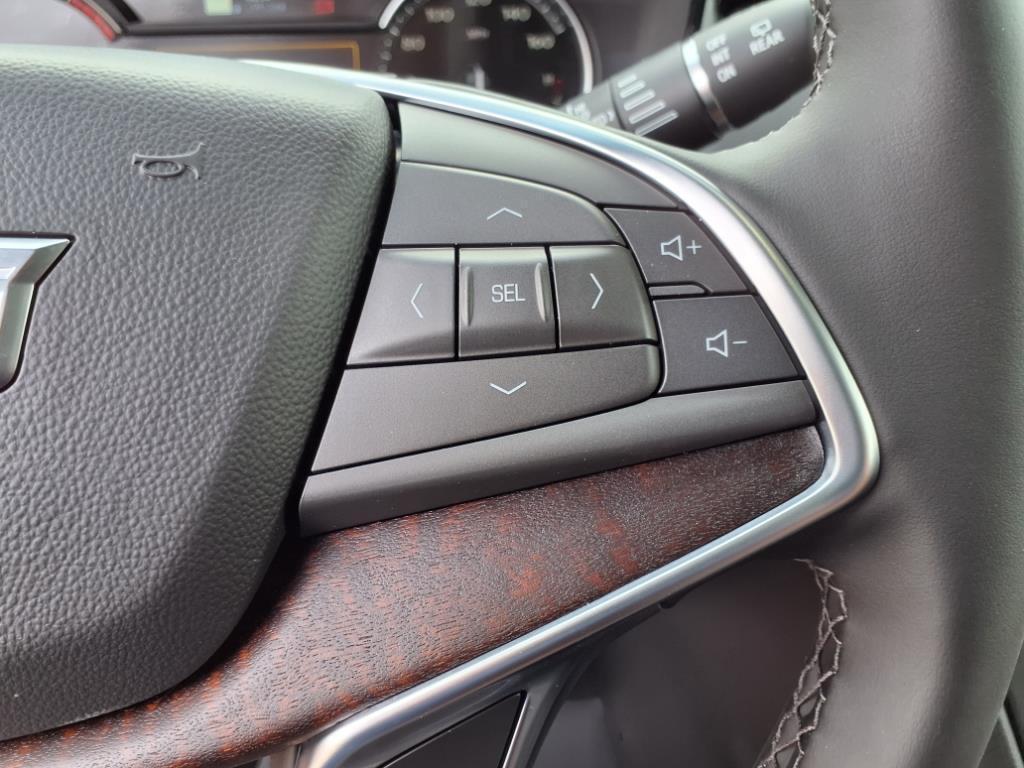 new 2025 Cadillac XT5 car, priced at $56,555