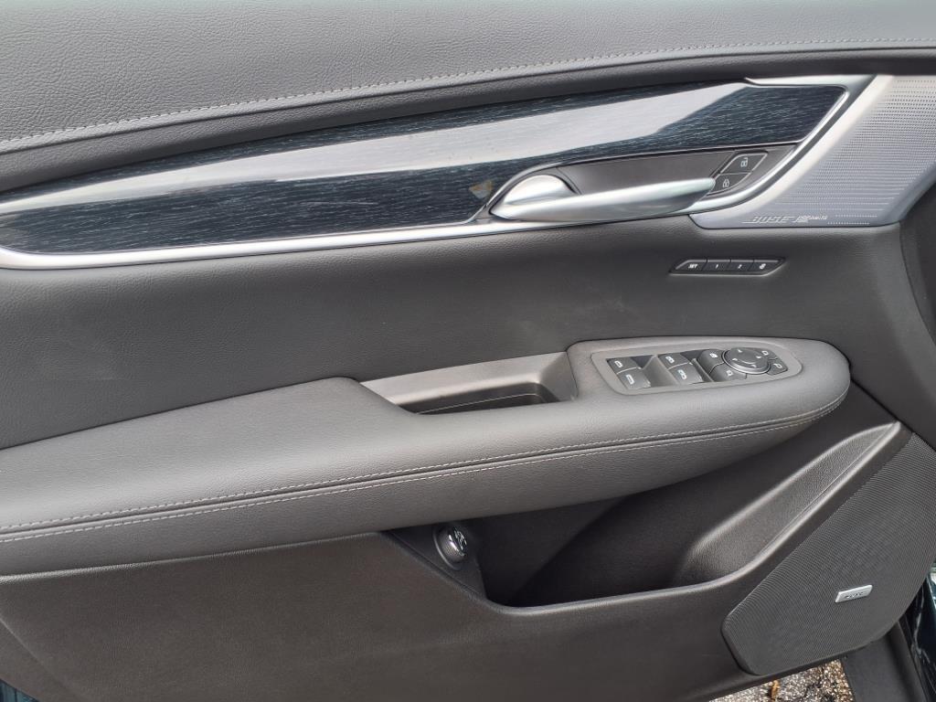 new 2025 Cadillac XT5 car, priced at $53,610