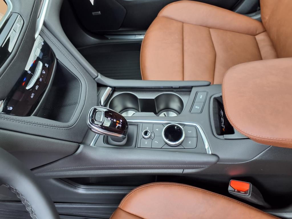 new 2025 Cadillac XT5 car, priced at $55,555