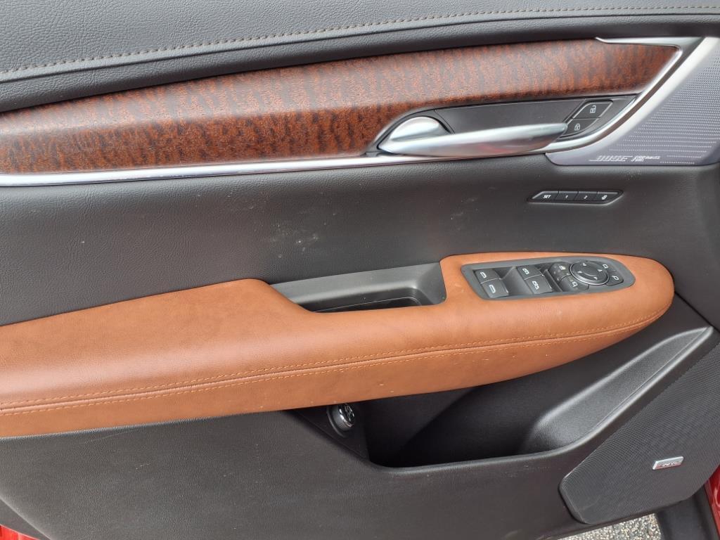 new 2025 Cadillac XT5 car, priced at $55,555