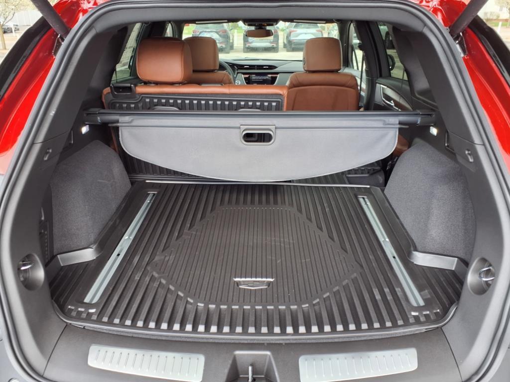 new 2025 Cadillac XT5 car, priced at $55,555