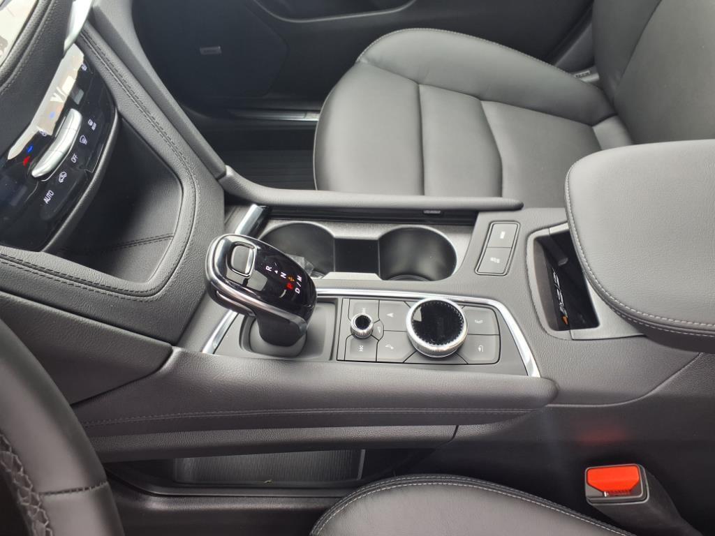 new 2025 Cadillac XT5 car, priced at $52,210