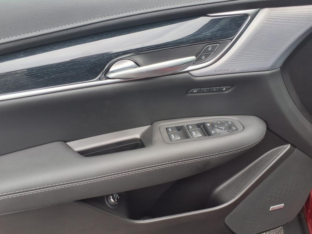 new 2025 Cadillac XT5 car, priced at $52,210