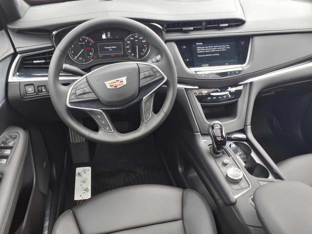 new 2025 Cadillac XT5 car, priced at $52,210