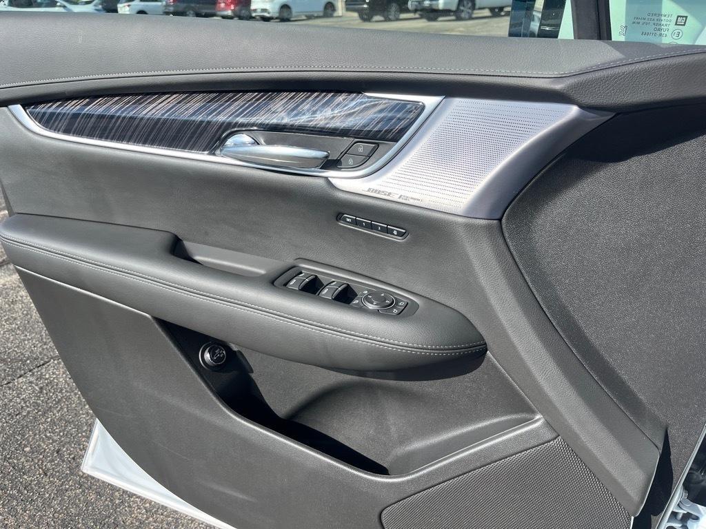 new 2025 Cadillac XT6 car, priced at $58,915