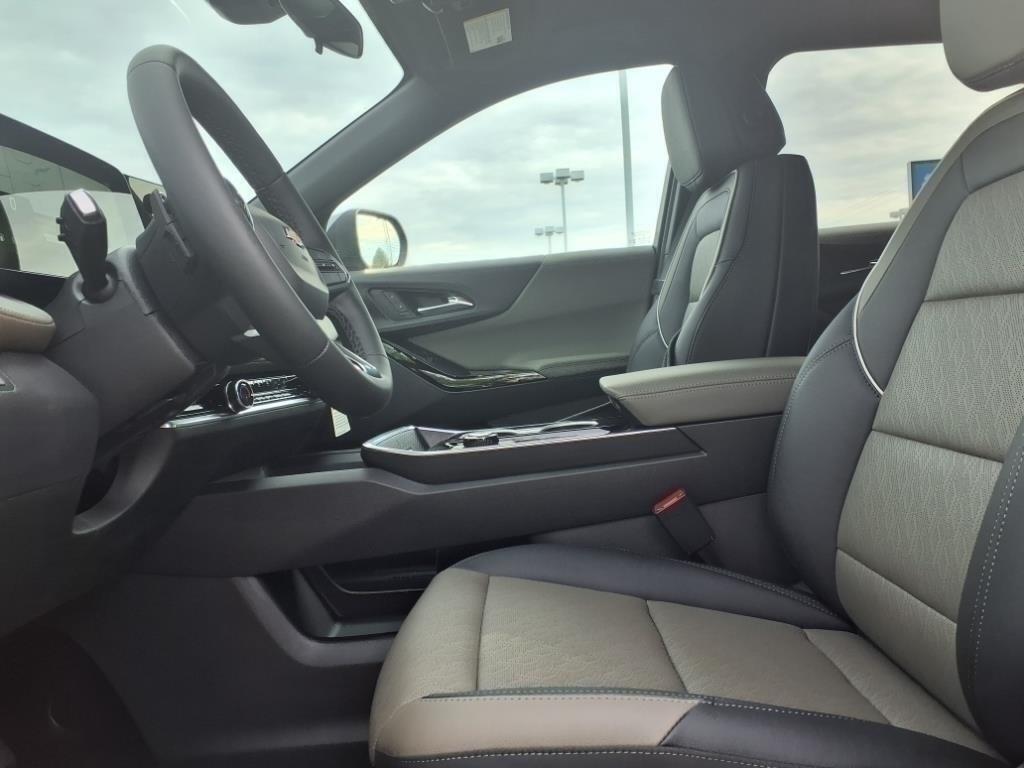 new 2026 Chevrolet Equinox car, priced at $29,937