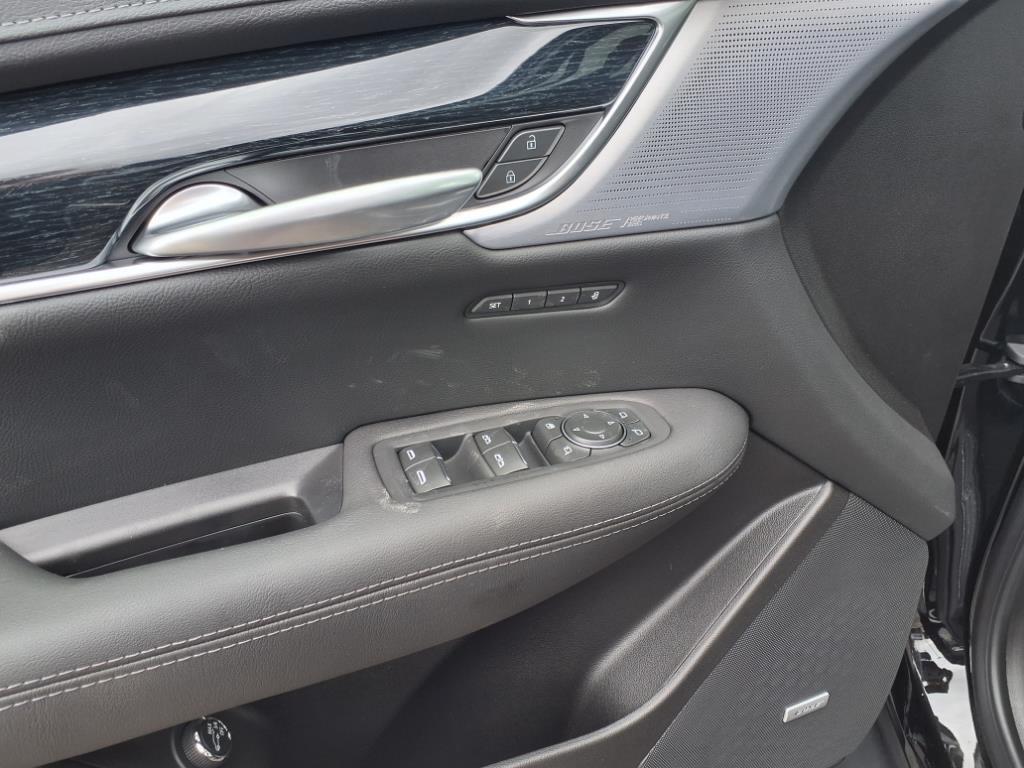 new 2025 Cadillac XT5 car, priced at $54,640