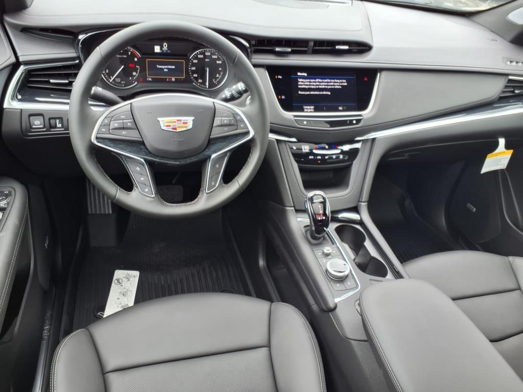 new 2025 Cadillac XT5 car, priced at $54,640