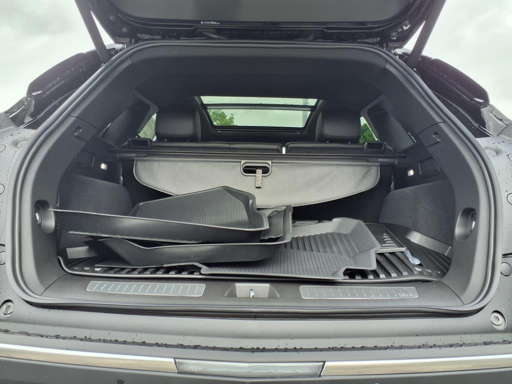 new 2025 Cadillac XT5 car, priced at $53,610