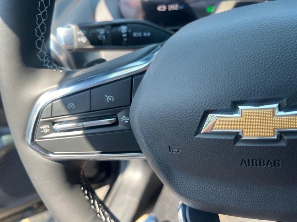new 2025 Chevrolet Equinox EV car, priced at $37,606