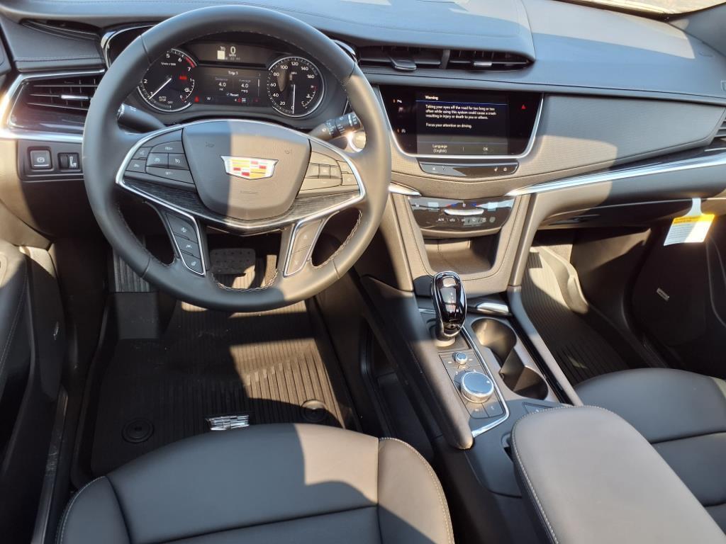 new 2025 Cadillac XT5 car, priced at $54,210