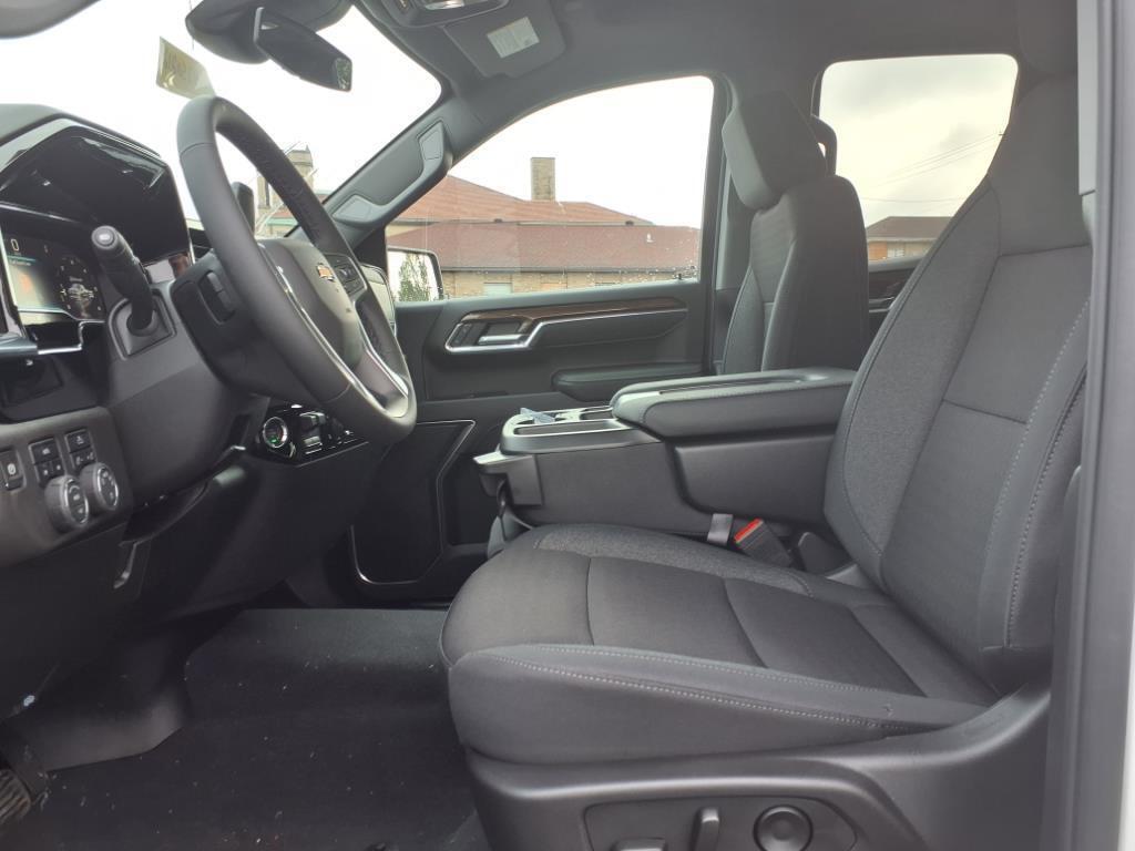 new 2025 Chevrolet Silverado 1500 car, priced at $45,543