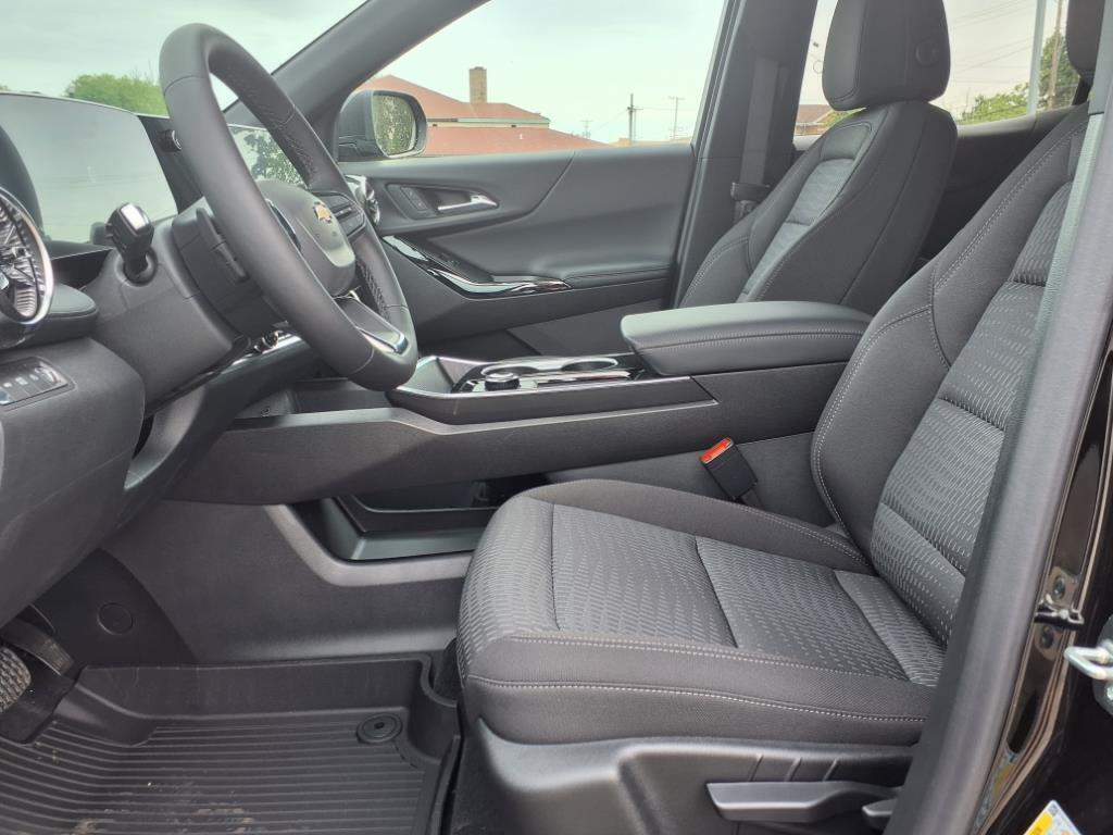 new 2026 Chevrolet Equinox car, priced at $29,977