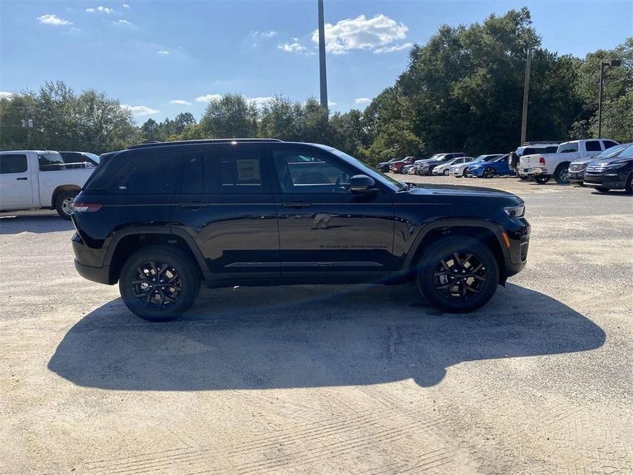 new 2024 Jeep Grand Cherokee car, priced at $40,780