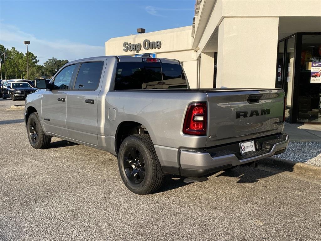 new 2025 Ram 1500 car, priced at $43,578