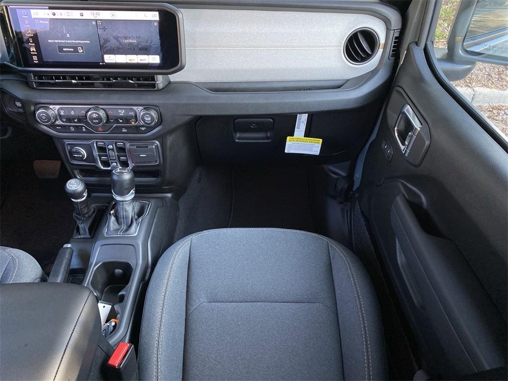 new 2025 Jeep Wrangler car, priced at $46,306