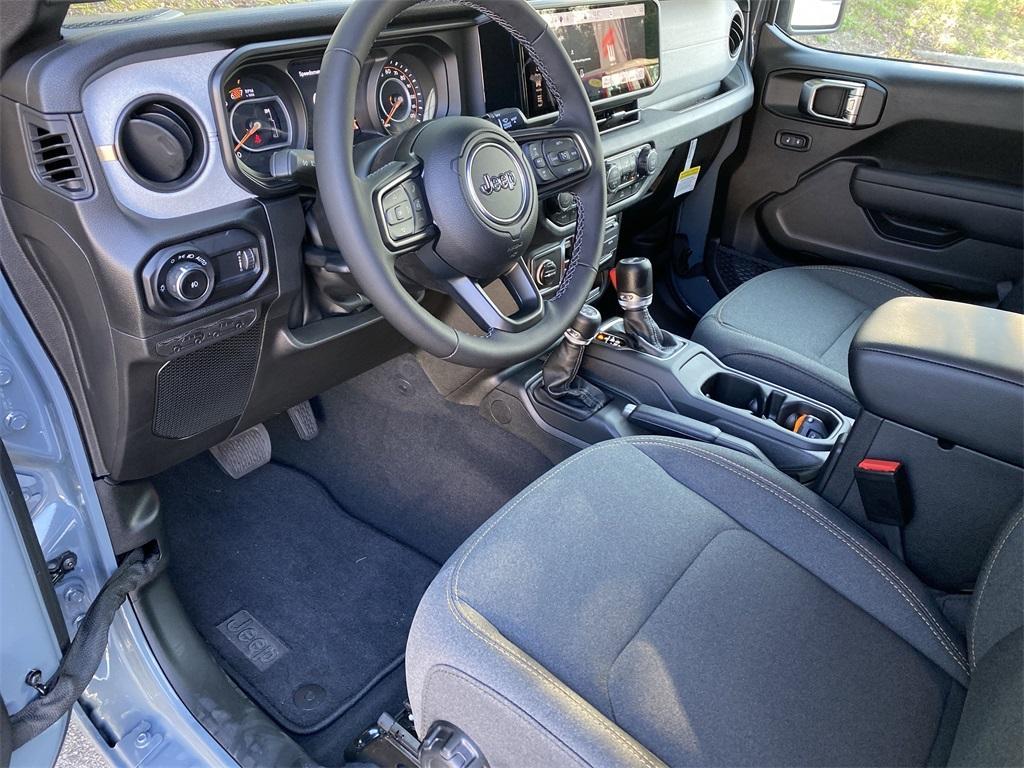 new 2025 Jeep Wrangler car, priced at $46,306