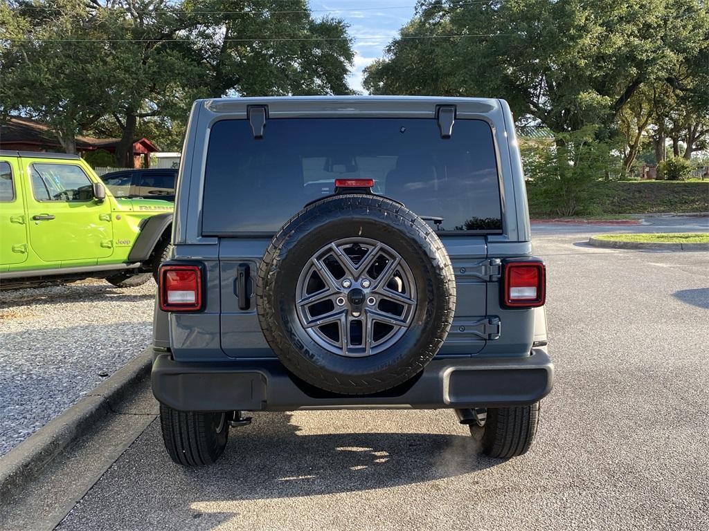 new 2025 Jeep Wrangler car, priced at $46,306