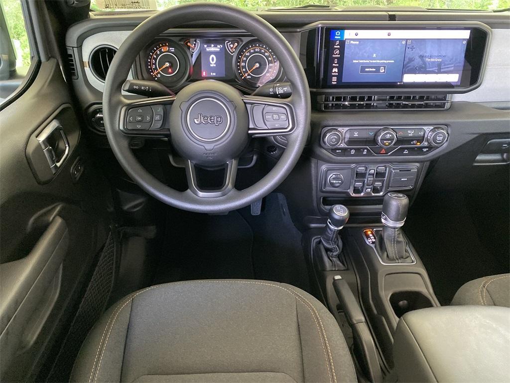 new 2025 Jeep Wrangler car, priced at $37,761