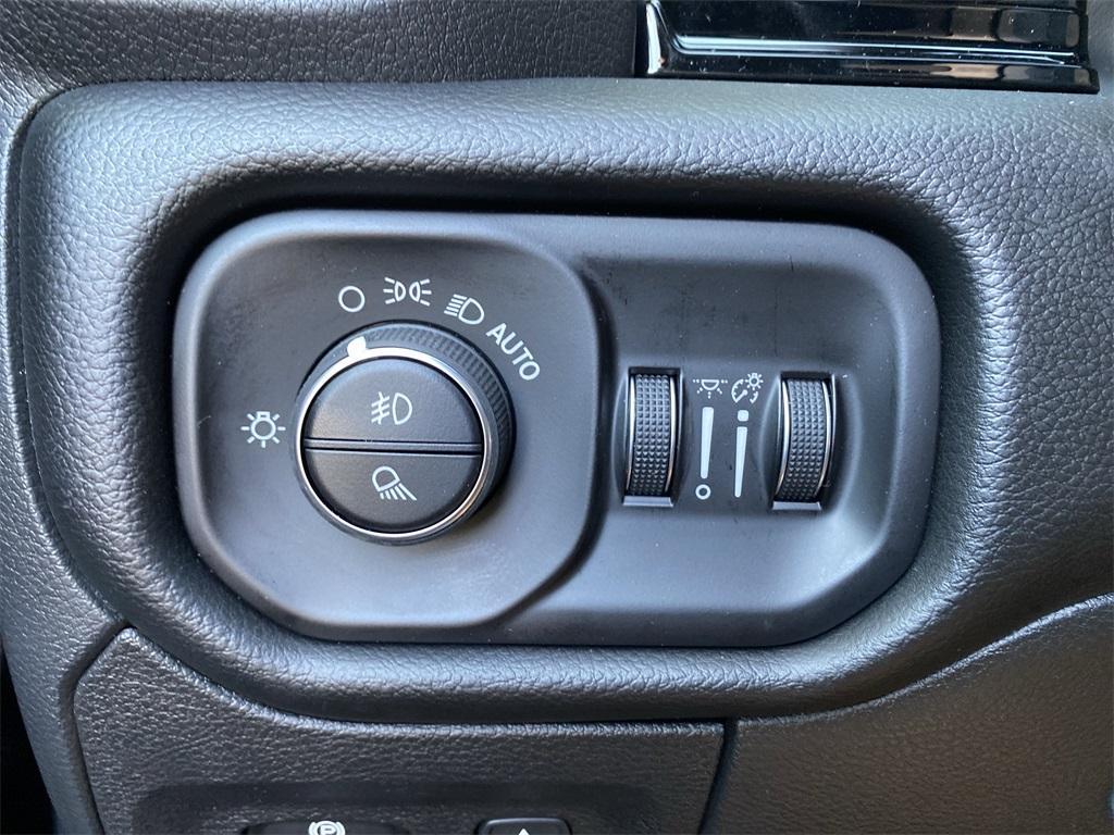new 2025 Ram 1500 car, priced at $62,484